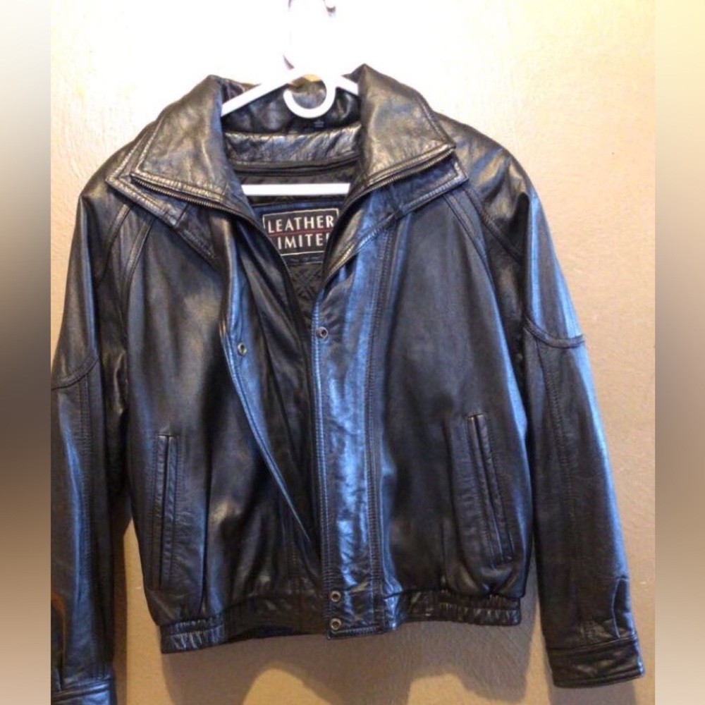 ✨VERY Thick REAL Leather jacket✨ Keep Warm In Style✨